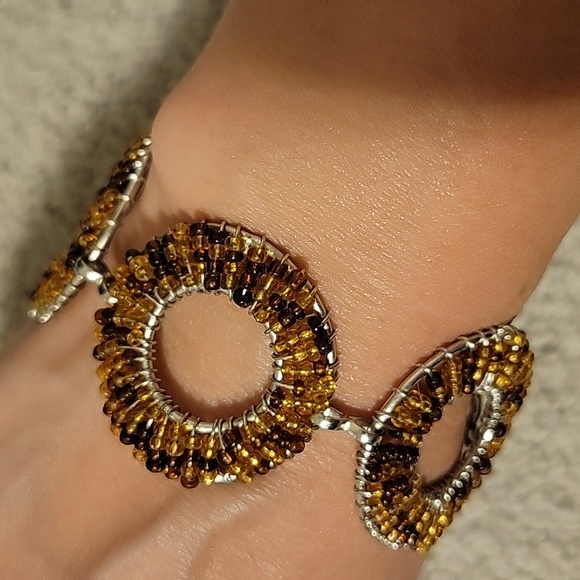 Handmade beaded bracelet - Picture 2 of 6